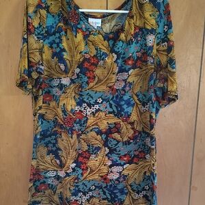 LuLaRoe Multicolor Leaf Print Short Sleeve Top